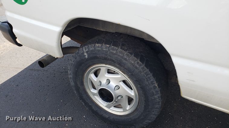 image for item EU9867 2008 Ford E250 van