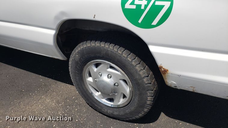 image for item EU9867 2008 Ford E250 van