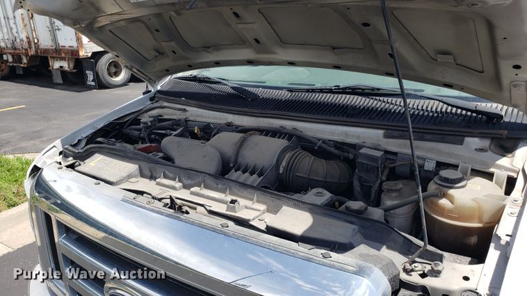 image for item EU9867 2008 Ford E250 van