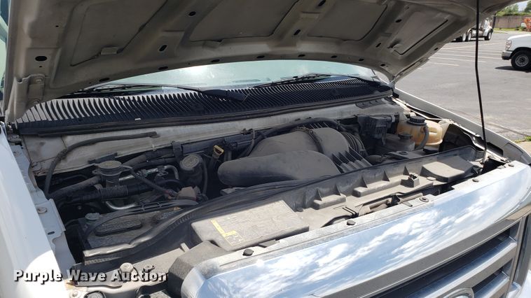 image for item EU9867 2008 Ford E250 van