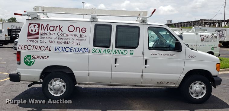 image for item EU9868 2006 Ford E250 van