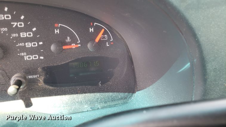 image for item EU9868 2006 Ford E250 van