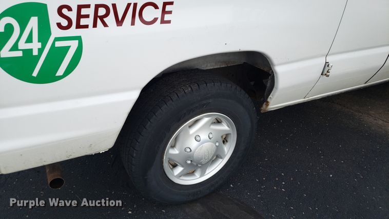 image for item EU9868 2006 Ford E250 van