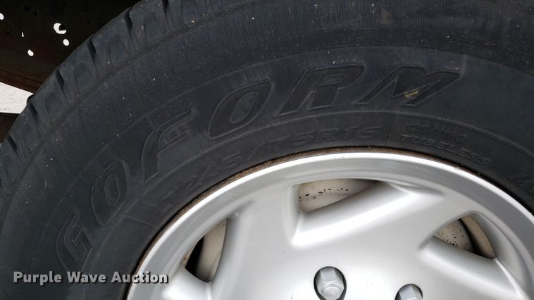 image for item EU9868 2006 Ford E250 van