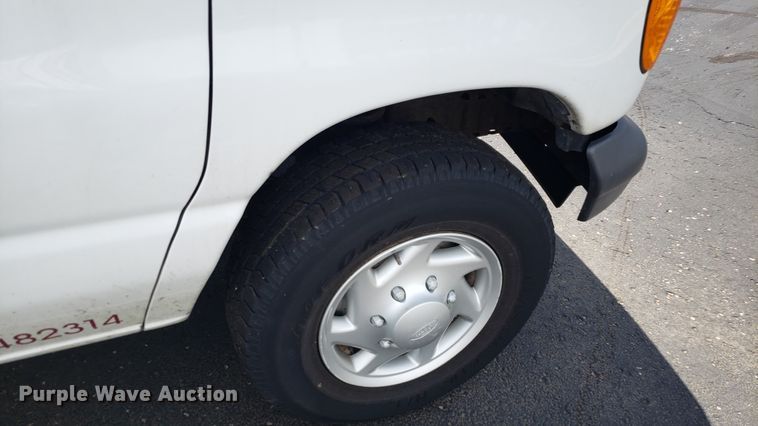 image for item EU9868 2006 Ford E250 van