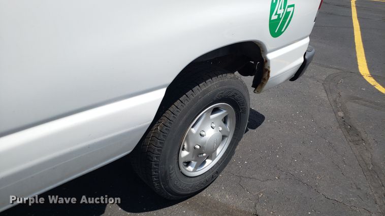 image for item EU9868 2006 Ford E250 van