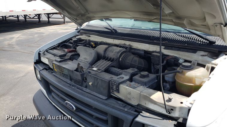 image for item EU9868 2006 Ford E250 van