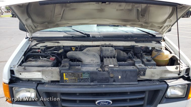 image for item EU9868 2006 Ford E250 van