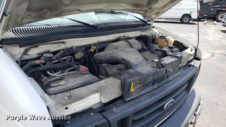 image for item EU9868 2006 Ford E250 van