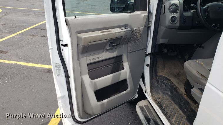 image for item EU9869 2010 Ford E250 van