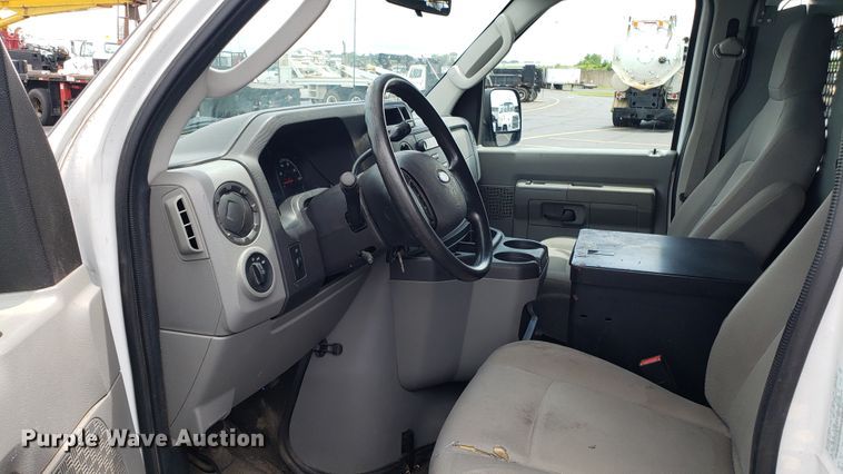 image for item EU9869 2010 Ford E250 van