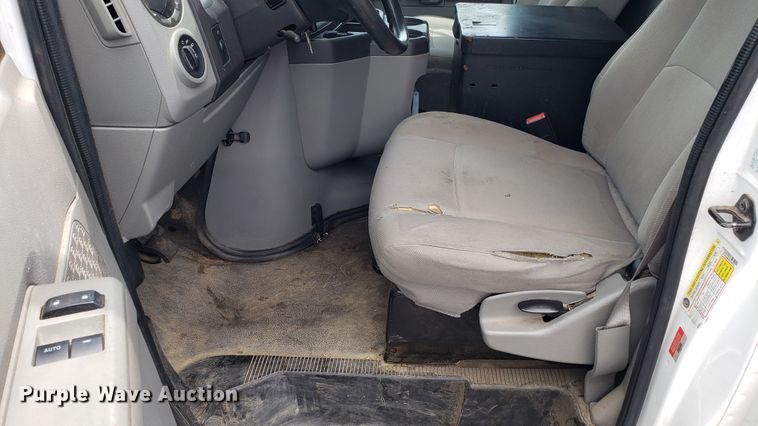 image for item EU9869 2010 Ford E250 van