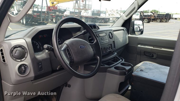 image for item EU9869 2010 Ford E250 van