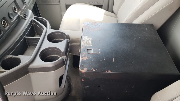 image for item EU9869 2010 Ford E250 van