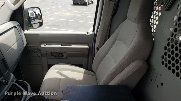 image for item EU9869 2010 Ford E250 van