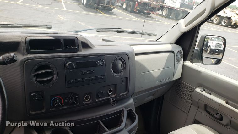 image for item EU9869 2010 Ford E250 van