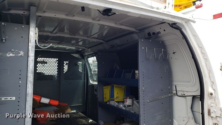 image for item EU9869 2010 Ford E250 van