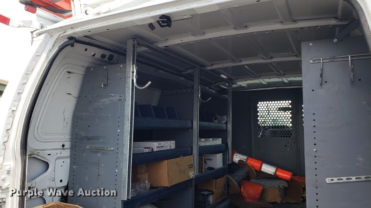 image for item EU9869 2010 Ford E250 van