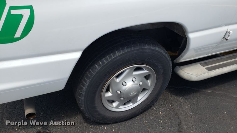 image for item EU9869 2010 Ford E250 van