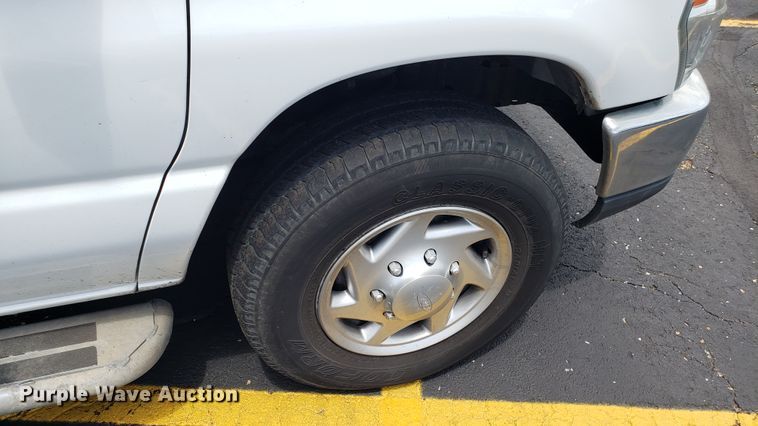 image for item EU9869 2010 Ford E250 van