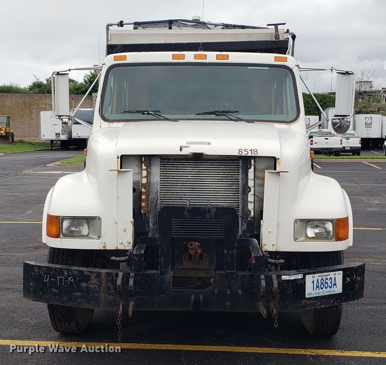 image for item EU9870 1996 International 4900 Crew Cab dump truck