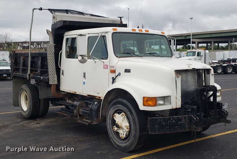 image for item EU9870 1996 International 4900 Crew Cab dump truck