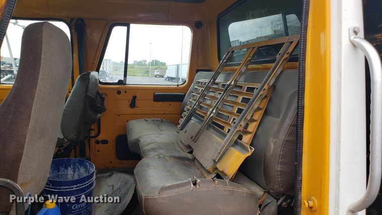 image for item EU9870 1996 International 4900 Crew Cab dump truck