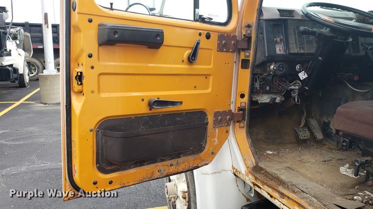 image for item EU9870 1996 International 4900 Crew Cab dump truck