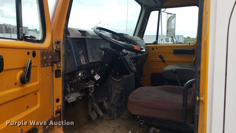 image for item EU9870 1996 International 4900 Crew Cab dump truck