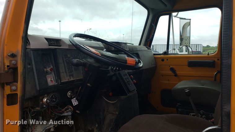 image for item EU9870 1996 International 4900 Crew Cab dump truck