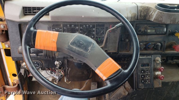 image for item EU9870 1996 International 4900 Crew Cab dump truck