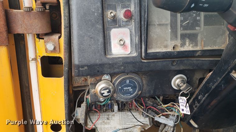 image for item EU9870 1996 International 4900 Crew Cab dump truck