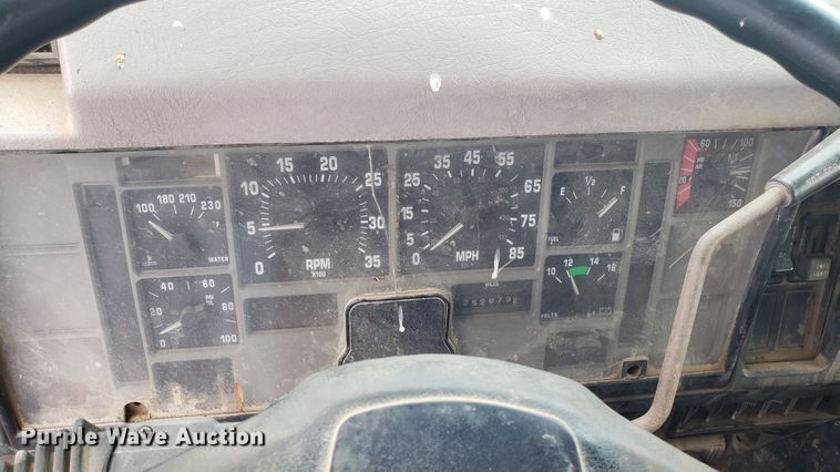 image for item EU9870 1996 International 4900 Crew Cab dump truck