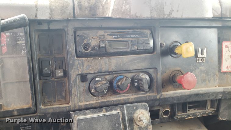 image for item EU9870 1996 International 4900 Crew Cab dump truck