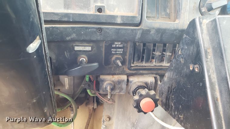 image for item EU9870 1996 International 4900 Crew Cab dump truck