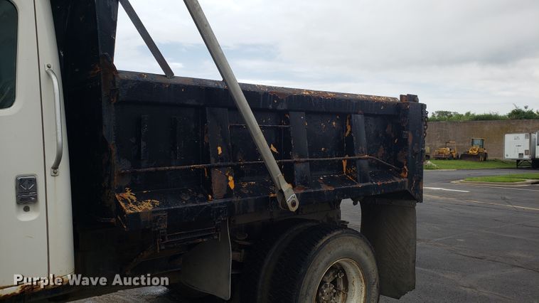 image for item EU9870 1996 International 4900 Crew Cab dump truck