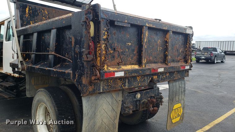image for item EU9870 1996 International 4900 Crew Cab dump truck