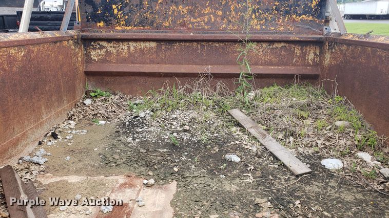 image for item EU9870 1996 International 4900 Crew Cab dump truck