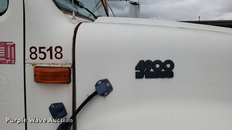 image for item EU9870 1996 International 4900 Crew Cab dump truck