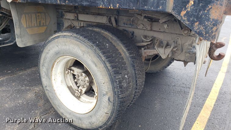 image for item EU9870 1996 International 4900 Crew Cab dump truck