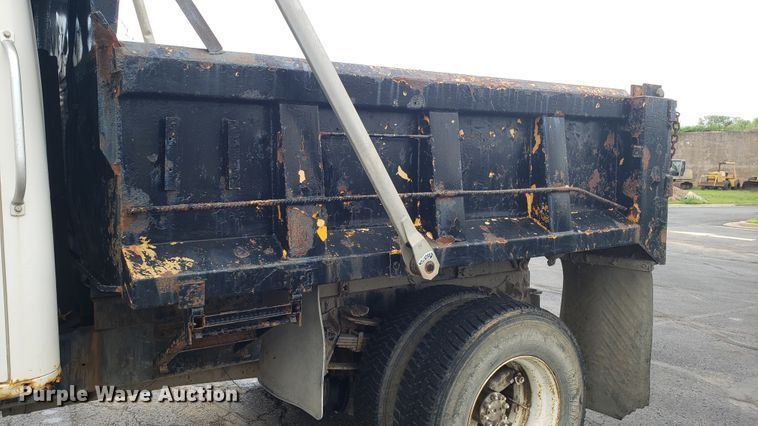 image for item EU9870 1996 International 4900 Crew Cab dump truck