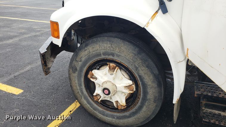 image for item EU9870 1996 International 4900 Crew Cab dump truck