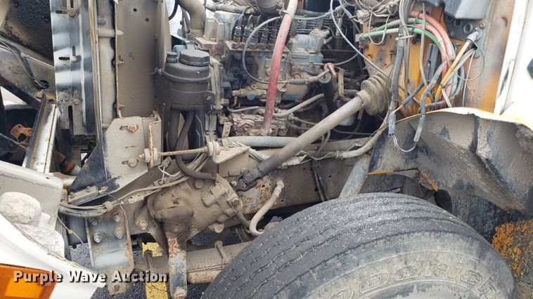 image for item EU9870 1996 International 4900 Crew Cab dump truck