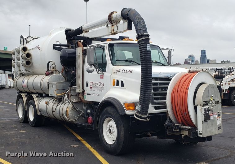 image for item EU9871 2001 Sterling L Line hydrovac truck