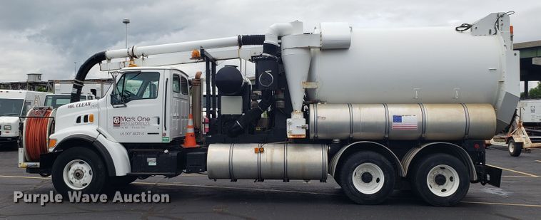 image for item EU9871 2001 Sterling L Line hydrovac truck