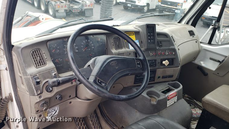 image for item EU9871 2001 Sterling L Line hydrovac truck