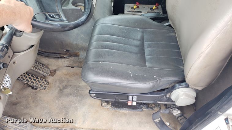 image for item EU9871 2001 Sterling L Line hydrovac truck