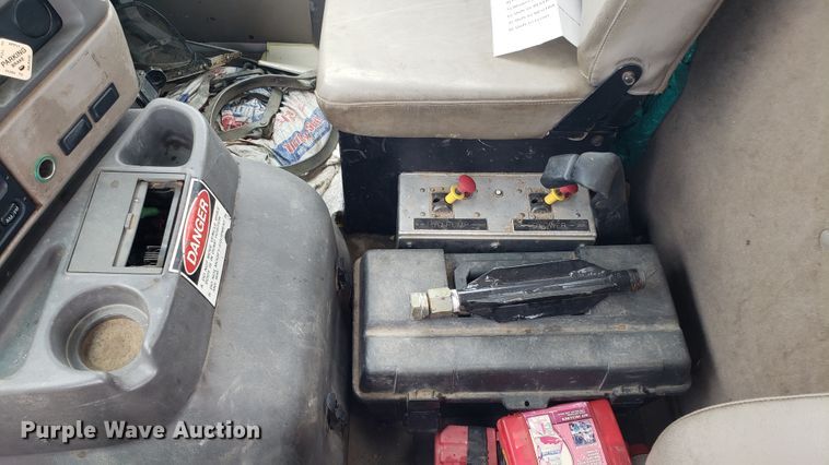 image for item EU9871 2001 Sterling L Line hydrovac truck