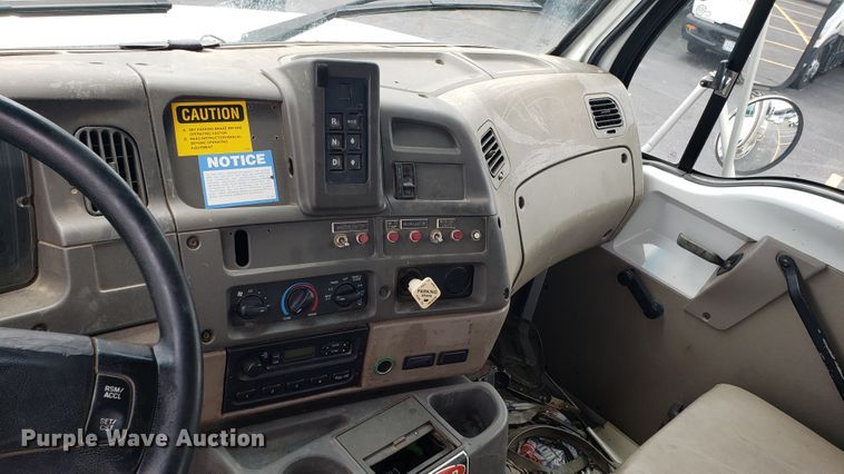 image for item EU9871 2001 Sterling L Line hydrovac truck