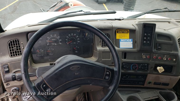 image for item EU9871 2001 Sterling L Line hydrovac truck